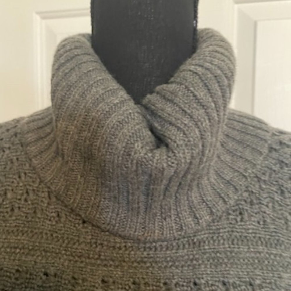 Like New! Nine West Wool Blend Gray Sweater Dress Size S - Picture 7 of 13